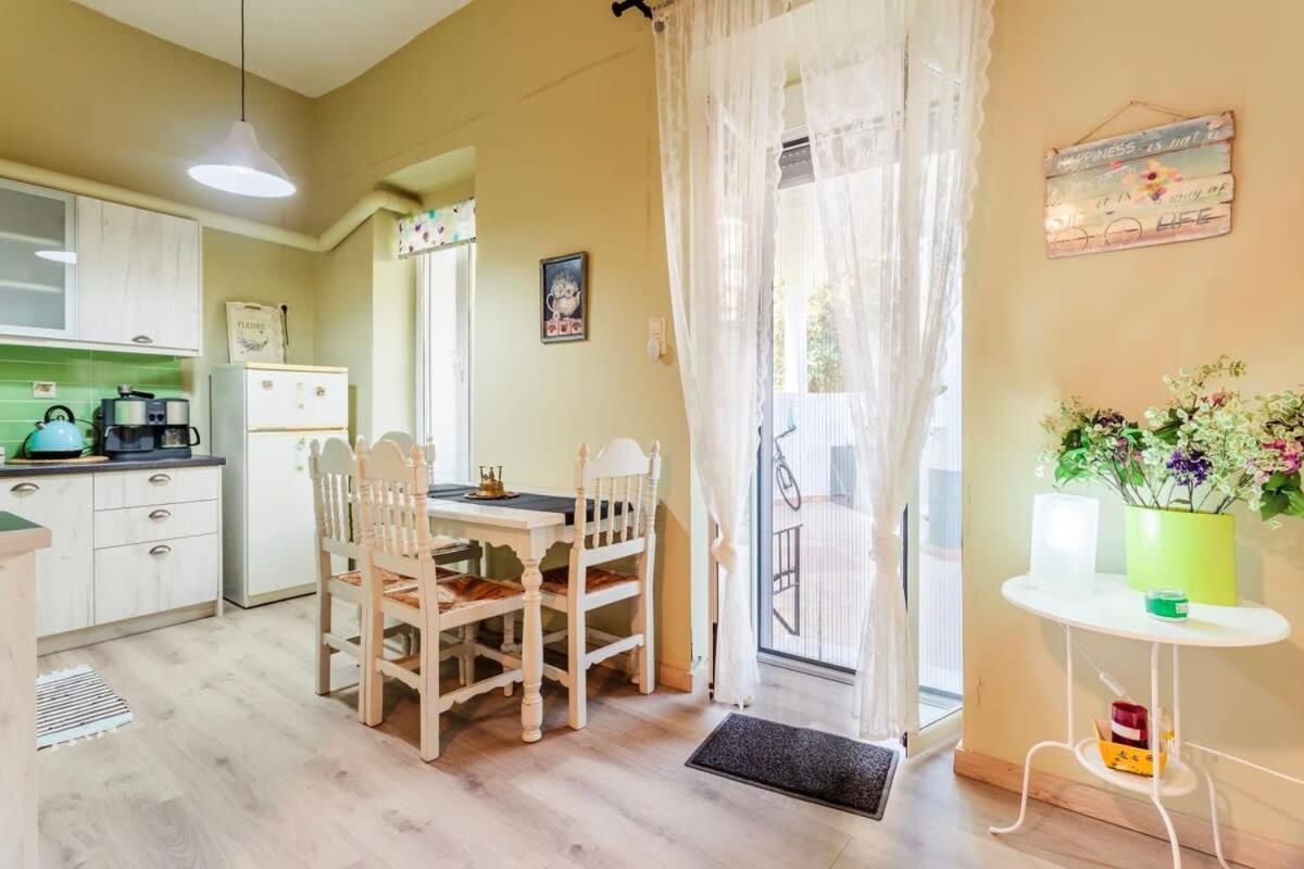 Kalamata Rose Nest - Urban Comfy Escape المظهر الخارجي الصورة